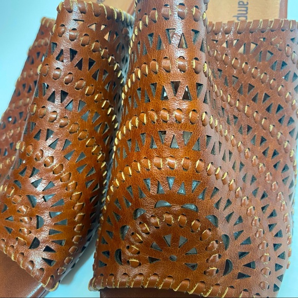 Like New Jeffrey Campbell Kelowna Heeled Shoes - Picture 9 of 10